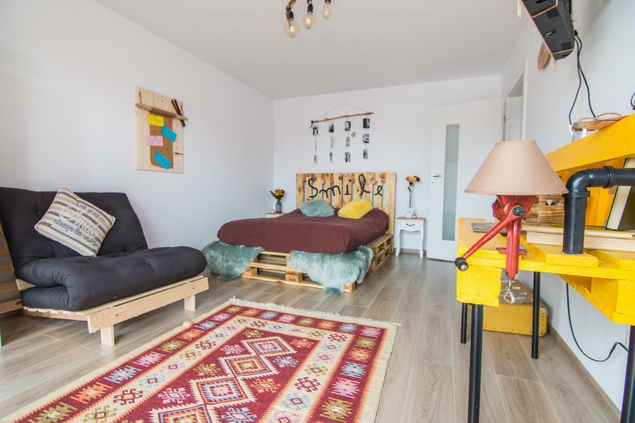 The Artist'S Corner Brasov Apartment Exterior photo